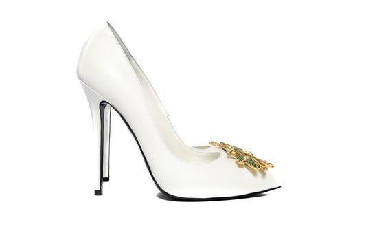 Décolleté Cassis Jewel Cosmina Suçiu da sposa in pelle bianca con accessorio gioiello a fiore e tacco 12 cm.