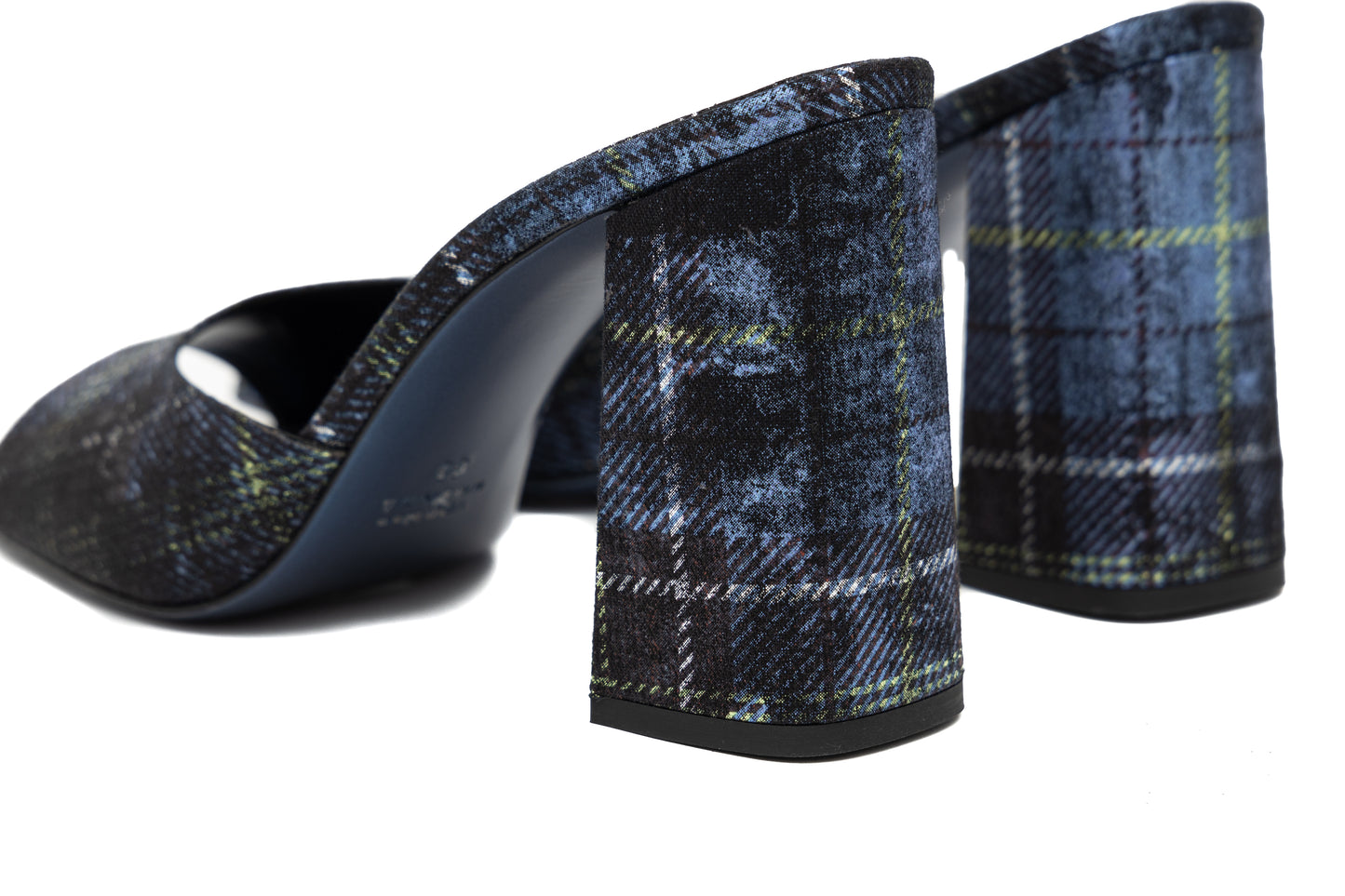 Mules Aura blu in tessuto tartan laminato con punta squadrata e tacco 9 cm.